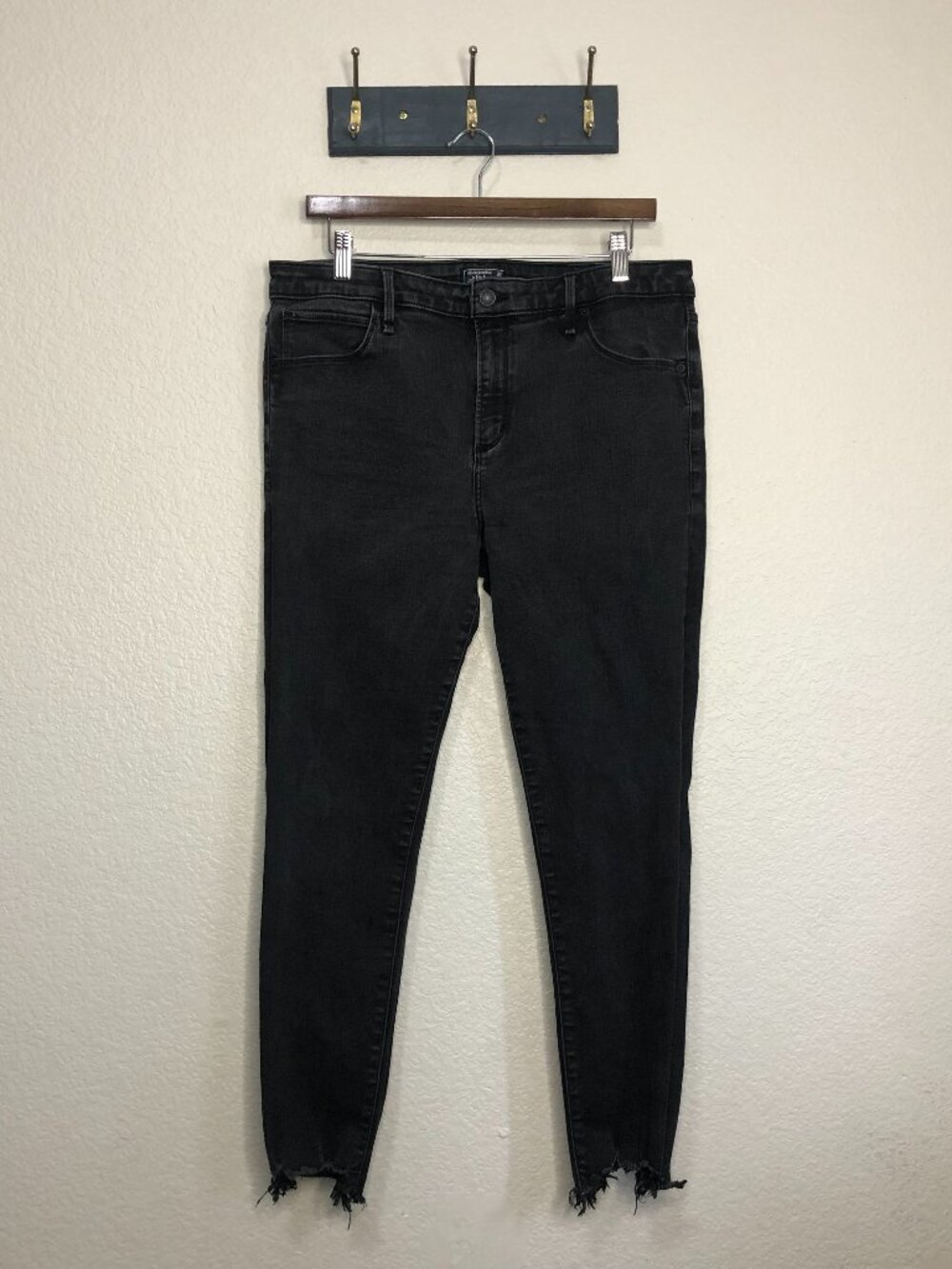 Abercrombie & Fitch Simone High Rise Ankle Black Distressed Jeans Women's 16 R